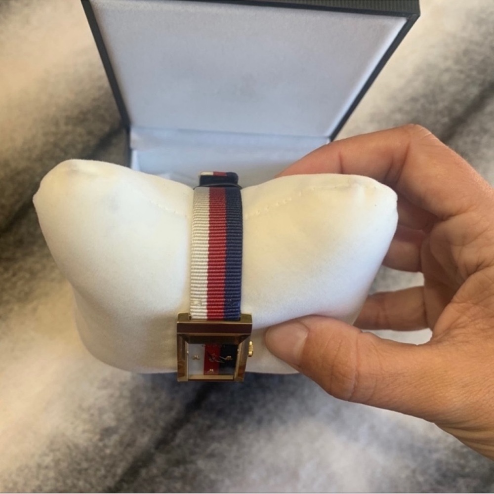Gucci G- Frame Logo Red White Blue Watch YA147405 - Picture 5 of 15
